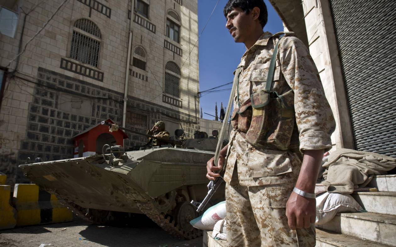 Υεμένη: Διάλυση κοινοβουλίου –  Ανάληψη εξουσίας από πενταμελές προεδρικό συμβούλιο