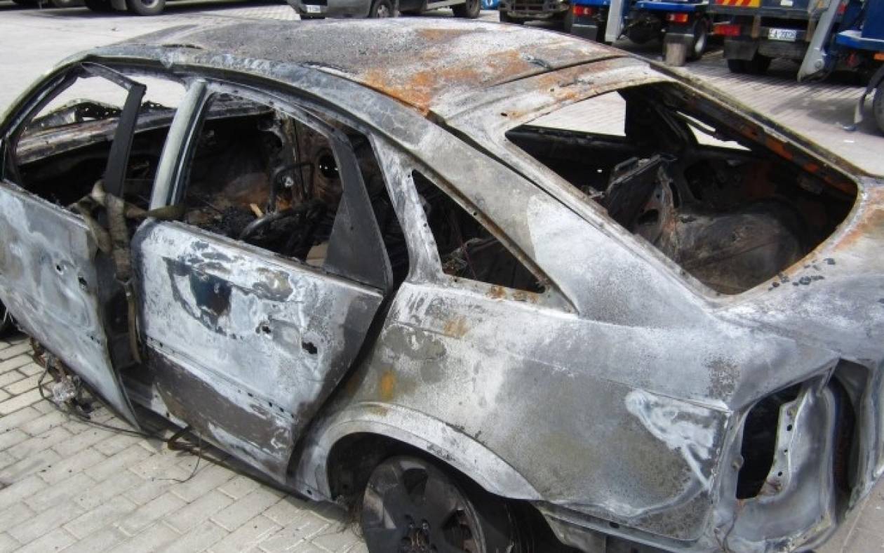Έκαψαν αυτοκίνητο βουλευτή στη Δροσιά