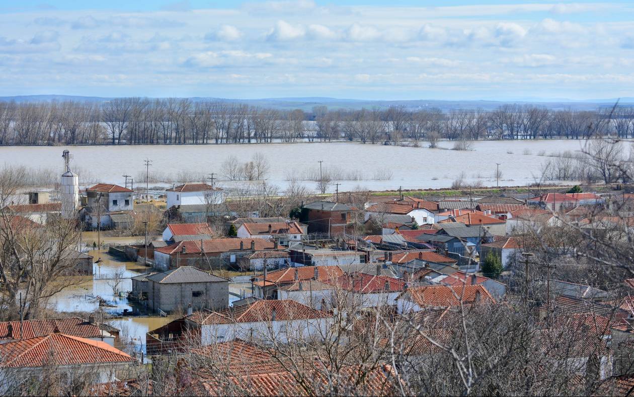 Έβρος: Το νερό «σκέπασε» καλλιέργειες και οικισμούς (photos)