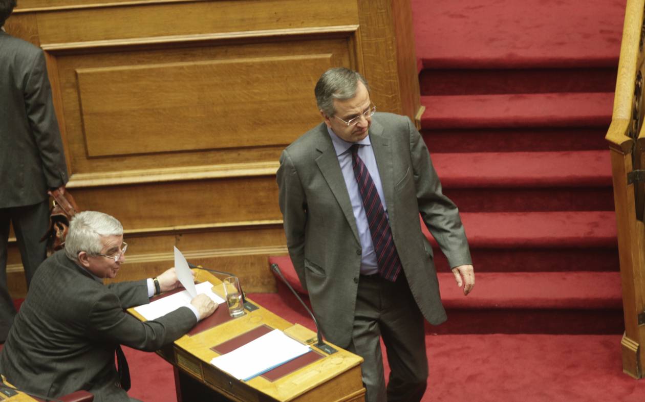 Προγραμματικές δηλώσεις Τσίπρα: Από την πίσω πόρτα μπήκε στη Βουλή ο Σαμαράς
