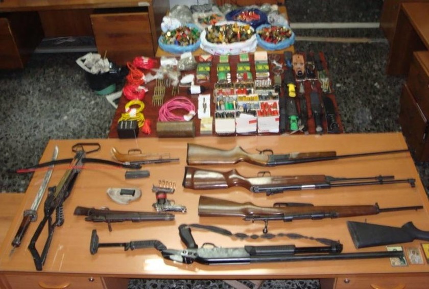 Βόνιτσα: Μικρό οπλοστάσιο ανακάλυψαν αστυνομικοί σε σπίτι 48χρονου
