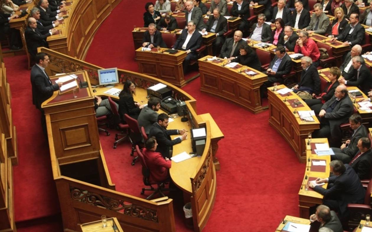 Βουλή: Ποιοι υπουργοί θα μιλήσουν σήμερα Δευτέρα