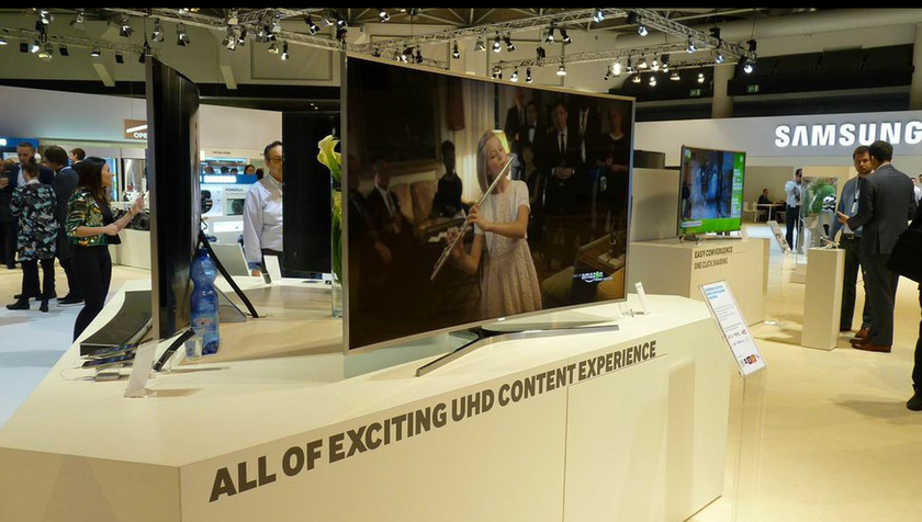 Samsung: Χρονιά των κυρτών τηλεοράσεων το 2015