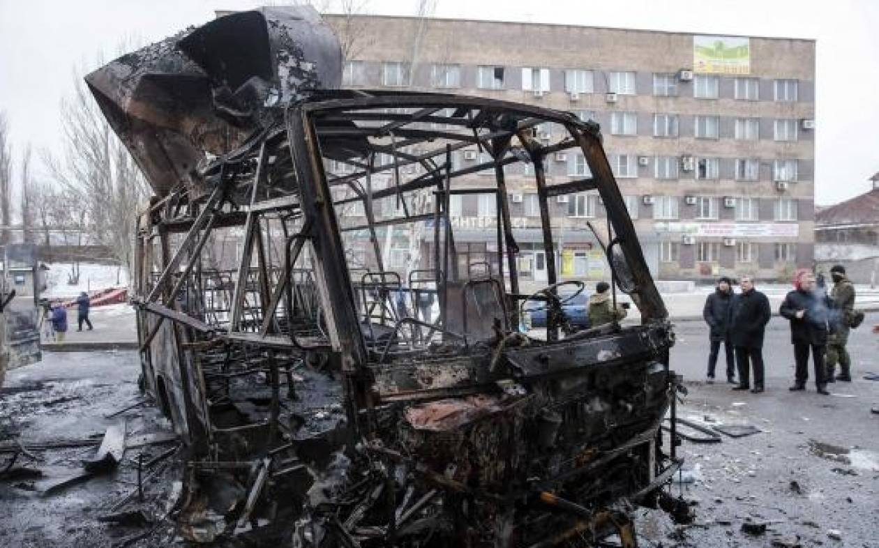 Ουκρανία: Τέσσερις νεκροί από οβίδα στο κέντρο του Ντόνετσκ