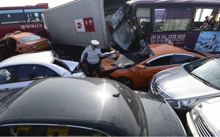 Νότια Κορέα: Δύο νεκροί σε καραμπόλα 100 αυτοκινήτων (photos)