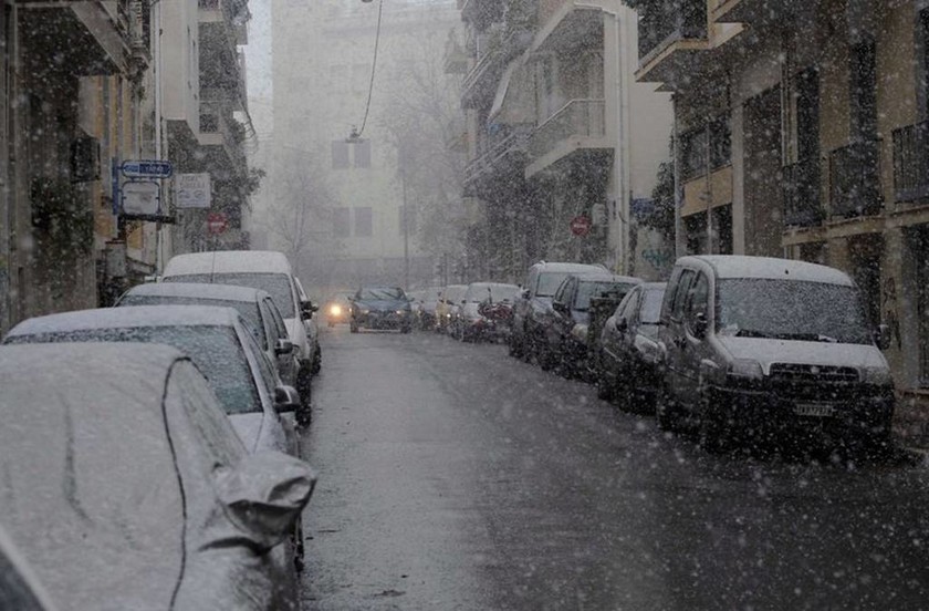 Ισχυρή χιονόπτωση ακόμα και στην Κυψέλη (photos)