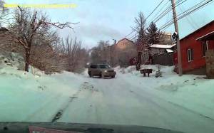 Τι συμβαίνει σε ένα παγωμένο δρόμο της Ρωσίας… (Video)