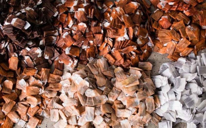 Ένα απίστευτο έργο τέχνης με 20.000 σακουλάκια τσαγιού (photos)