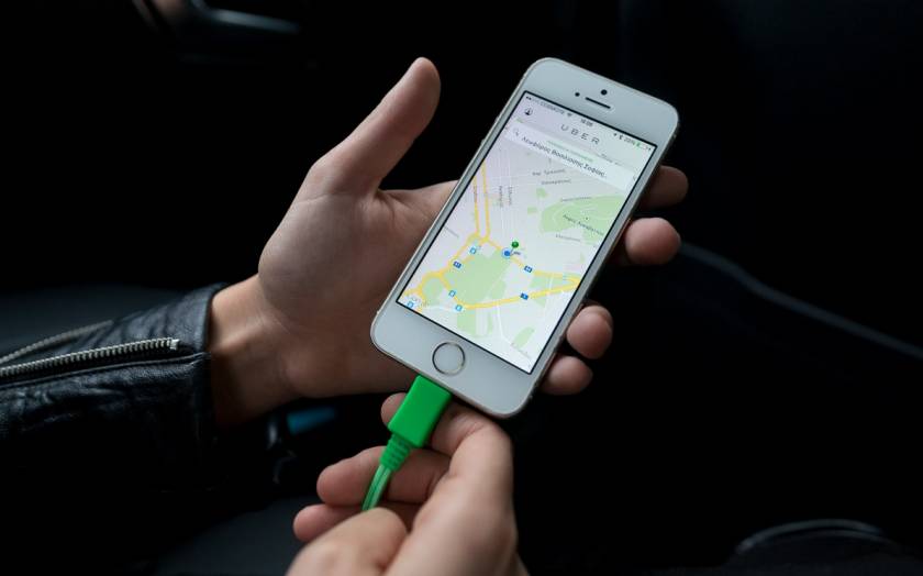 Uber: Προσφέρει δωρεάν διαδρομές με ταξί