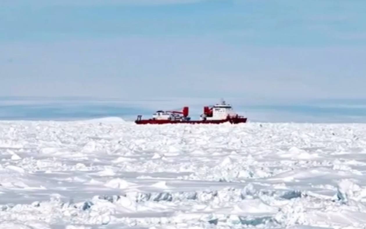 Επιχείρηση απεγκλωβισμού αλιευτικού από την Ανταρκτική (vid)