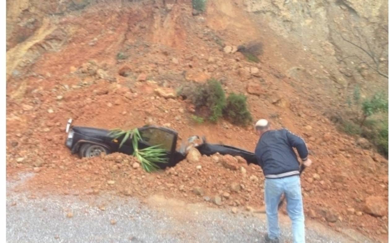 Αυτοκίνητο καταπλακώθηκε... από βουνό στην Κρήτη