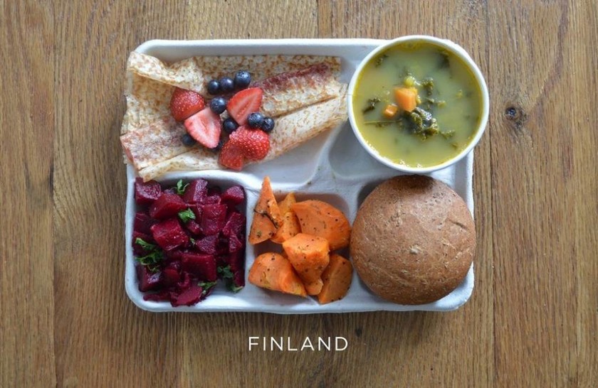 Σχολικά γεύματα: Τι θα έπρεπε να τρώνε οι μαθητές σε κάθε χώρα (photos)