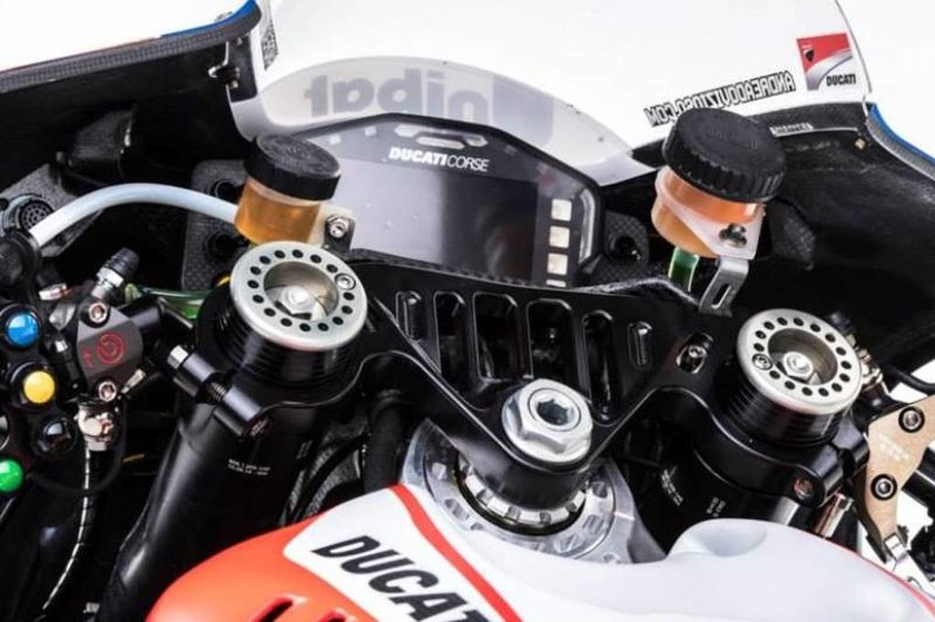 Ducati: Η παρουσίαση της νέας GP15 και όλα τα μυστικά της (photοs & video)