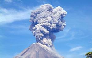 Έκρηξη ηφαιστείου on camera  (video)