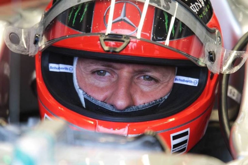 Michael Schumacher Το δεύτερο πιο αναγνωρίσιμο κράνος. Τα κόκκινο χρώμα το ασημένιο της Mercedes με τα λιοντάρια του θυρεού της Γερμανίας συμπληρώνουν την εικόνα