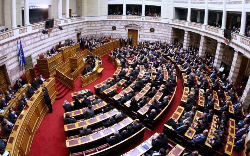 Η ατμόσφαιρα στη Βουλή κατά τη ψηφοφορία για την ανάδειξη του νέου ΠτΔ (pics)