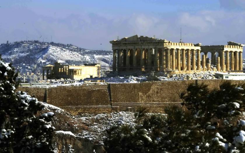 Με χιόνια ξύπνησε η Αθήνα -  Βελτιώνεται ο καιρός από σήμερα