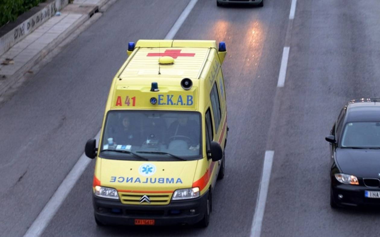 Κρήτη: Αυτοκίνητο προσέκρουσε σε στύλο - Εγκλωβίστηκε οδηγός