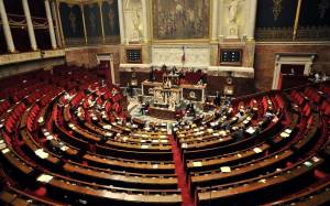 Γαλλία: Απορρίφθηκε από το κοινοβούλιο η πρόταση μομφής κατά της κυβέρνησης