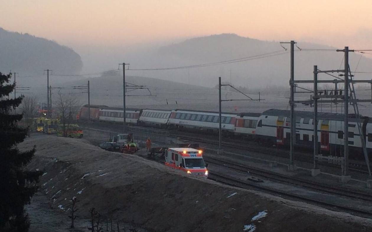 Ελβετία: Σύγκρουση δύο τρένων - Αναφορές για 49 τραυματίες