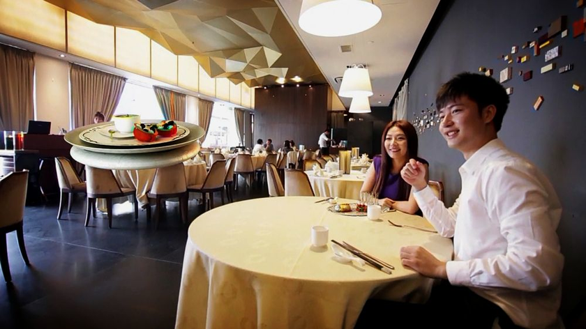 Drones σερβίρουν πελάτες σε εστιατόριο της Σιγκαπούρης! (videos)