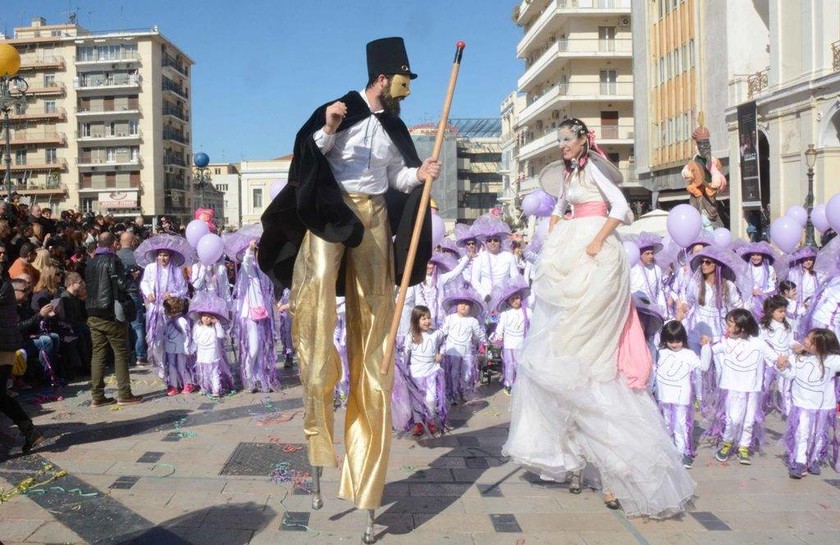 Απόκριες 2015: Χιλιάδες επισκέπτες στο Πατρινό Καρναβάλι