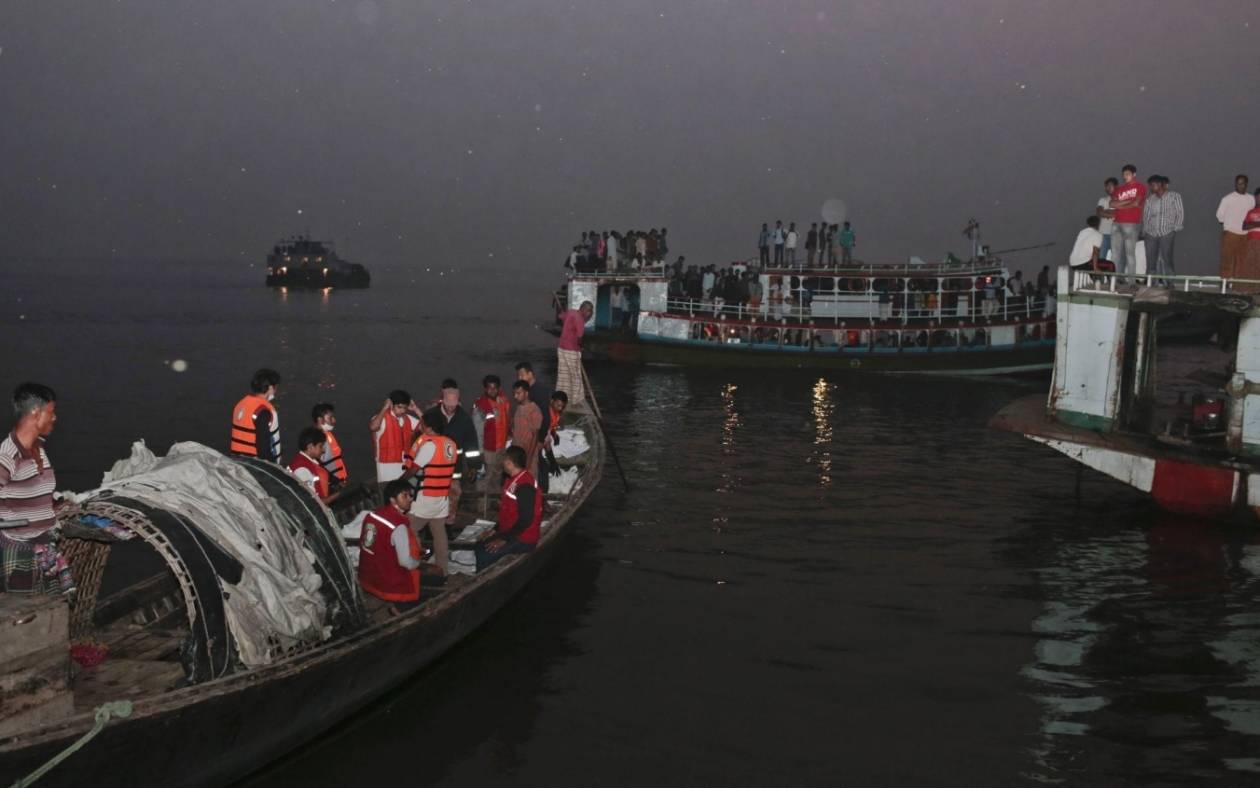 Μπαγκλαντές: Τουλάχιστον 70 νεκροί σε ναυάγιο με φέρι (video)