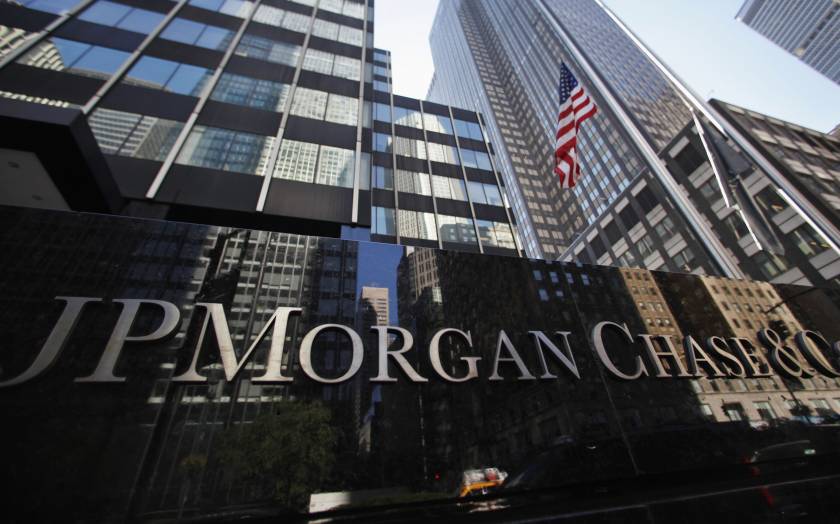 JP Morgan (Reuters): Oι εκροές καταθέσεων στα 3 δισ. ευρώ