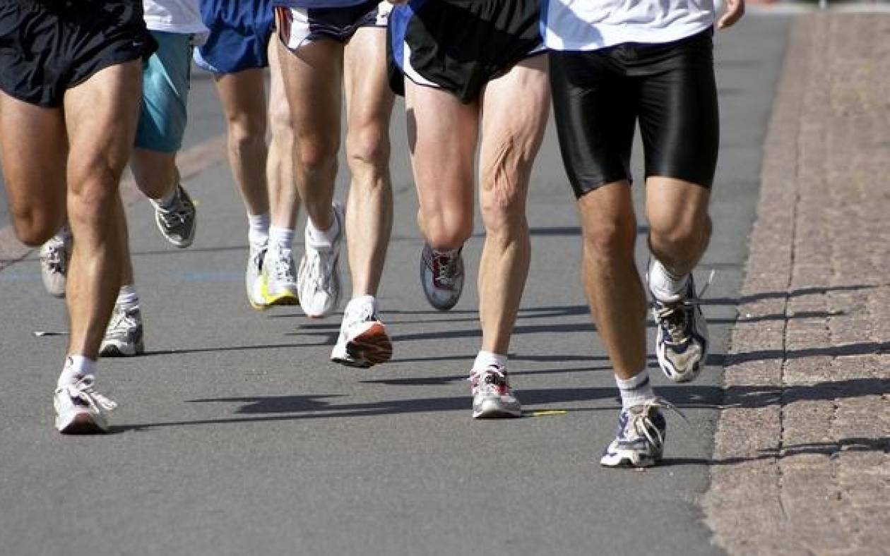 Σταμάτησες να τρέχεις γιατί πονάνε τα γόνατά σου; Υπάρχει λύση!