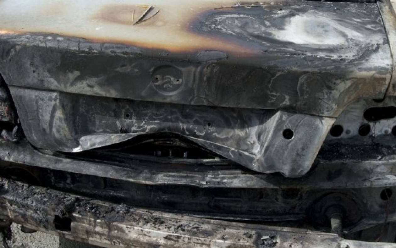 Κρήτη: 29χρονη ομολόγησε ότι πυρπόλησε το αυτοκίνητο του φίλου της
