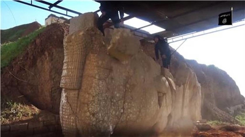 Σοκαριστικές εικόνες: Τζιχαντιστές κατέστρεψαν ανεκτίμητες αρχαιότητες (video)