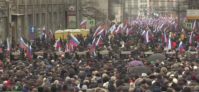 Πάνω από 10.000 Ρώσοι στην πορεία μνήμης για τον Νεμτσόφ
