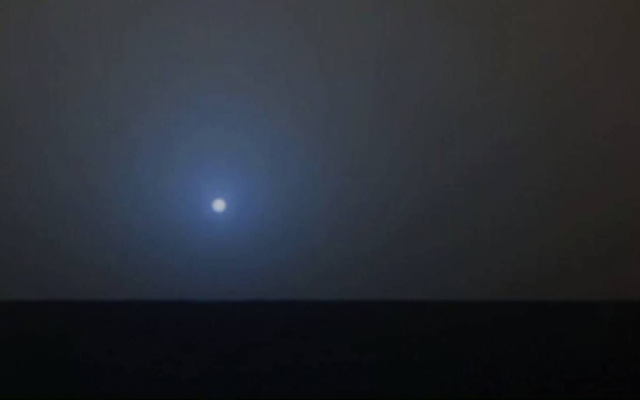 Τύφλα να΄χει η Σαντορίνη! Δείτε το μπλε ηλιοβασίλεμα του… Άρη (video)