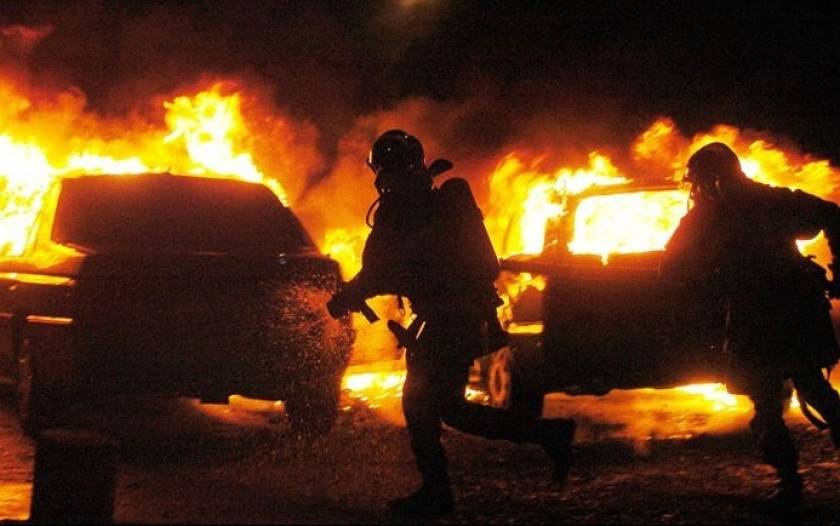 Πέντε οχήματα με ρουμανικές πινακίδες κάηκαν ολοσχερώς στη Ρώμη
