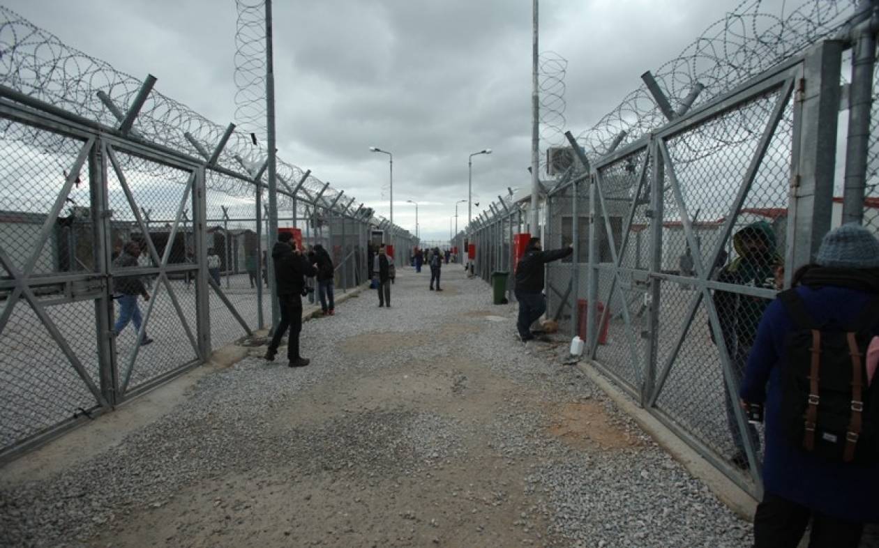 Κυβέρνηση: Η μονταζιέρα της Συγγρού διέσπειρε ότι ανοίγουν τα κέντρα κράτησης