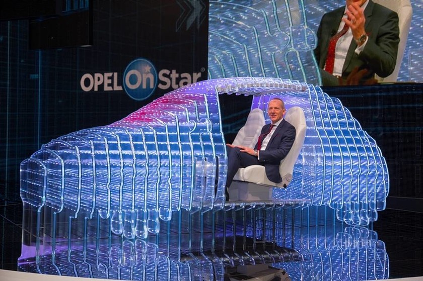 Opel: Ηλεκτρονικές εφαρμογές και νέα μοντέλα στη Γενεύη
