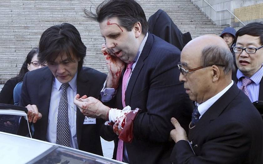 Ν. Κορέα: «Καλά στην υγεία του» ο αμερικανός πρεσβευτής μετά την επίθεση