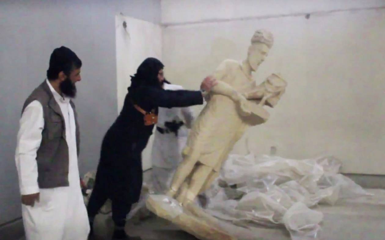 Με μπουλντόζες καταστρέφουν μνημεία στην πόλη Νίμρουντ οι τζιχαντιστές (video)