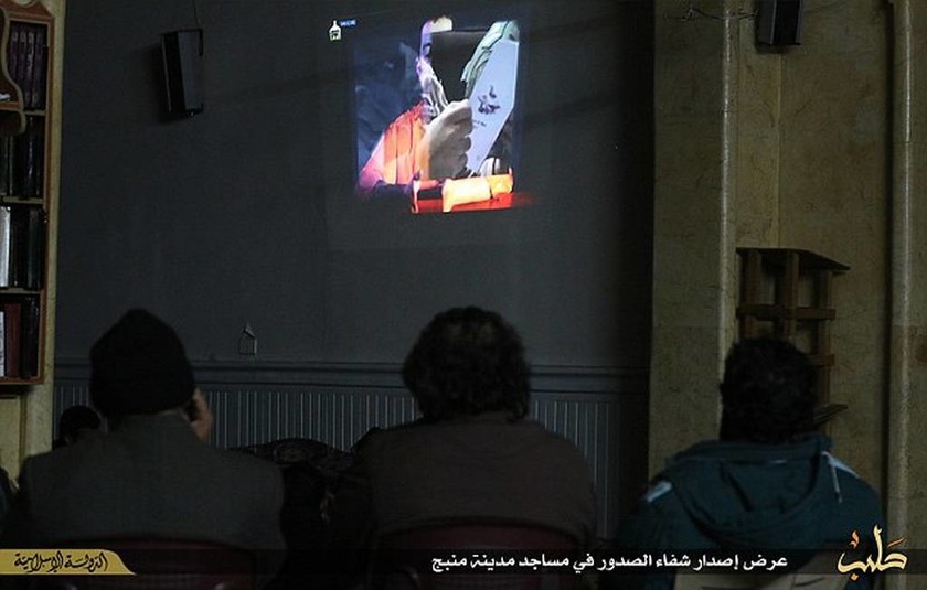 Σοκ: Τα βίντεο των εκτελέσεων του ΙΚ τώρα και στη μεγάλη οθόνη (pics)