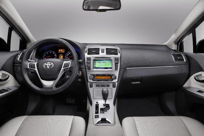 Toyota: Νέο Avensis με κύρος, άνεση και απόδοση
