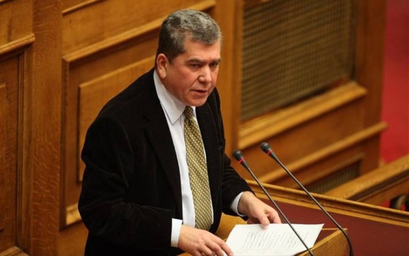 Μητρόπουλος: Αφέλειες κι επιπολαιότητες τα περί δημοψηφίσματος