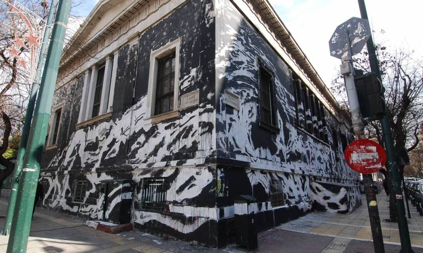 Γκράφιτι στο Πολυτεχνείο: Τέχνη ή βανδαλισμός; - Τι λένε οι πολίτες(pics+vid)