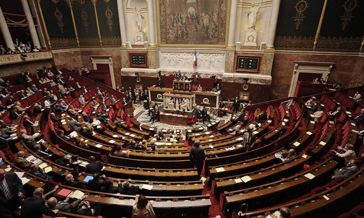 Γαλλία: Νομοσχέδιο επιτρέπει την καταστολή σε ετοιμοθάνατους με βαριές νόσους