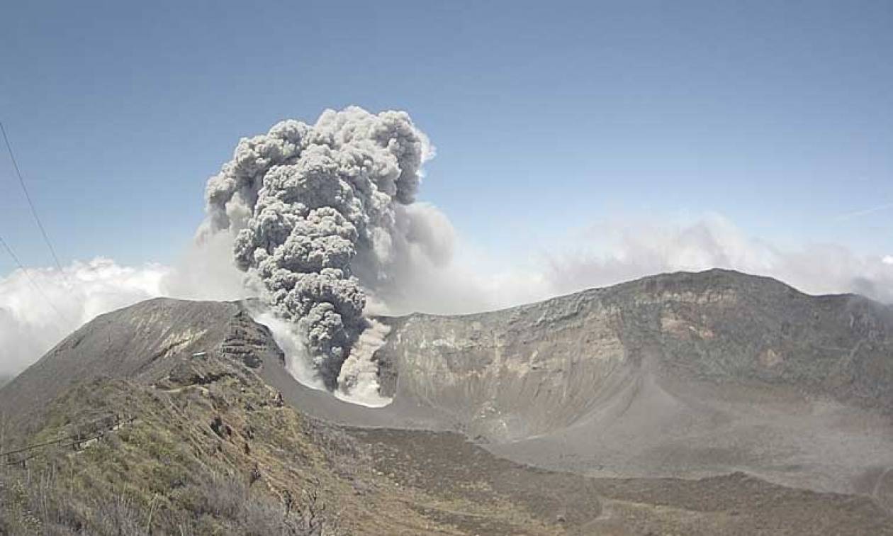 Κόστα Ρίκα: Άρχισαν τα προβλήματα από το «ξύπνημα» του ηφαιστείου Τουριάλμπα (video)