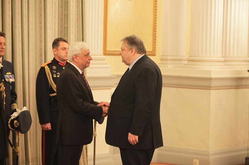 Άνοιξε τις πόρτες του το Προεδρικό Μέγαρο για συγχαρητήρια στον Προκόπη Παυλόπουλο