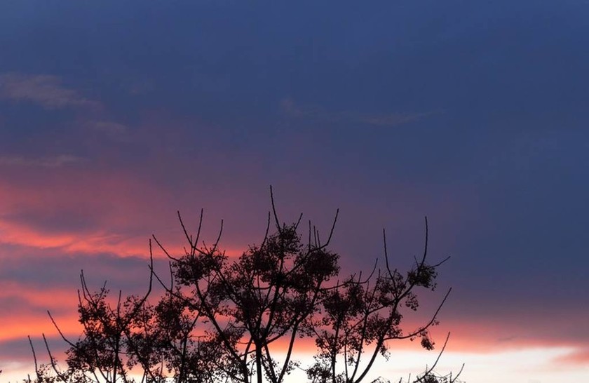 Ένας κατακόκκινος ουρανός στα Τρίκαλα! (Photos)