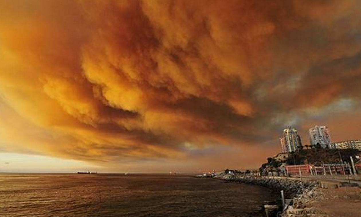 Χιλή: Μαίνεται και απειλεί η μεγάλη πυρκαγιά