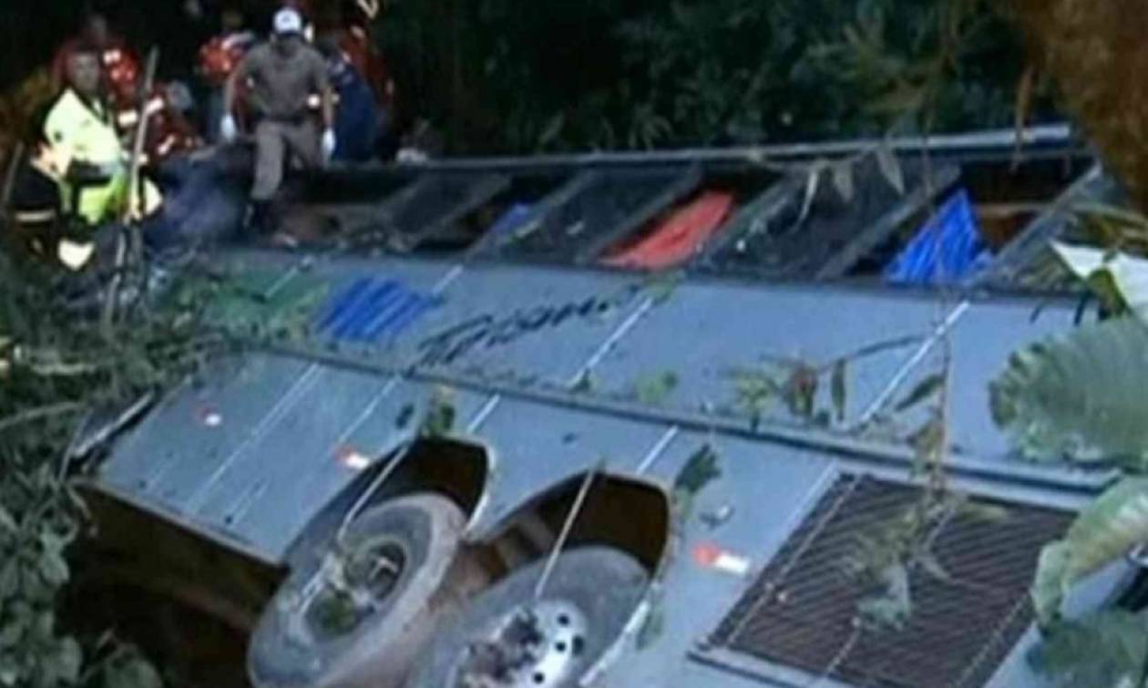 Βραζιλία: Λεωφορείο έπεσε σε γκρεμό - Τουλάχιστον 54 νεκροί (video)