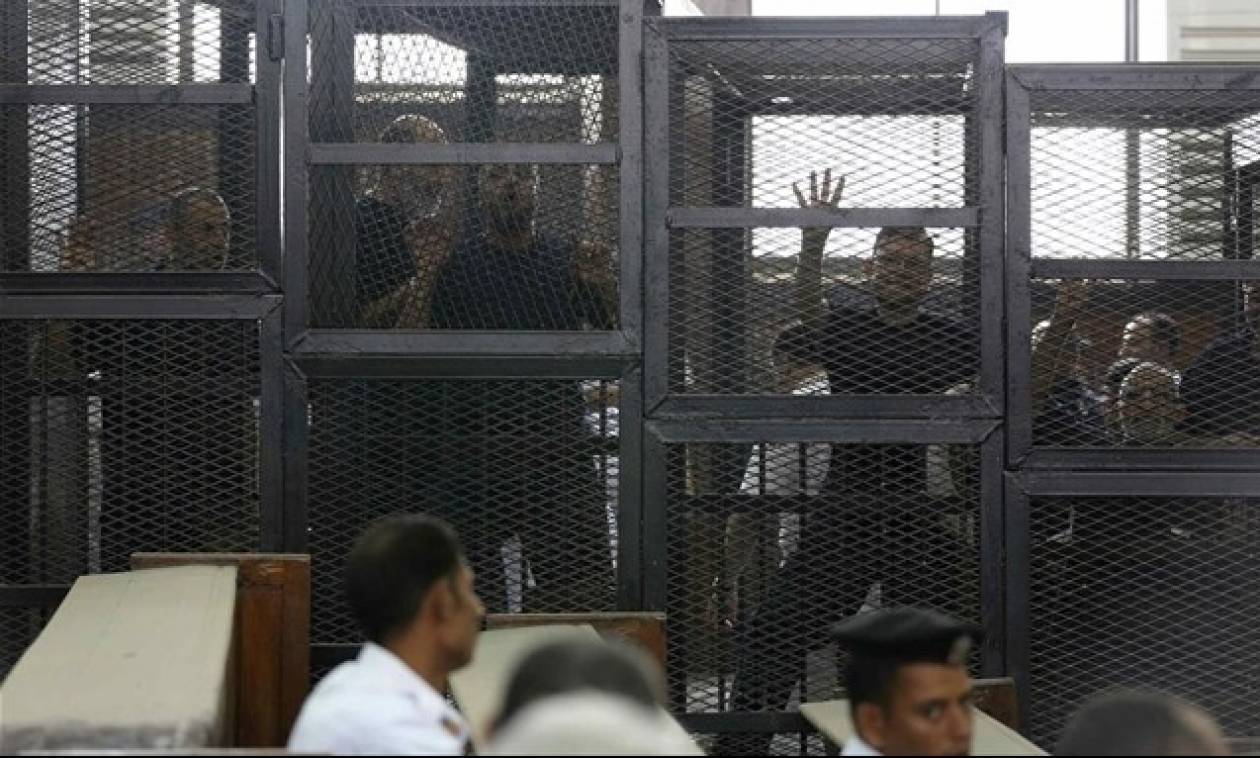 Αίγυπτος: Καταδικάστηκαν σε θάνατο 22 ηγετικά στελέχη των Αδελφών Μουσουλμάνων