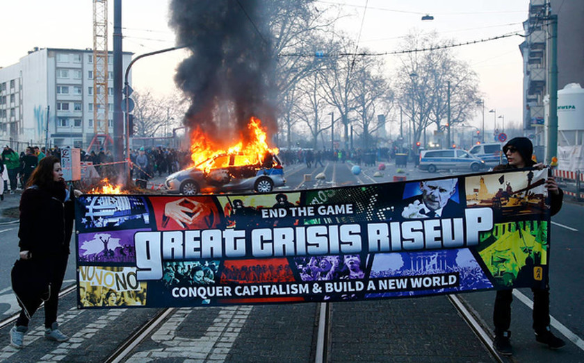Γερμανία: Επεισόδια μεταξύ αστυνομίας και διαδηλωτών στη Φρανκφούρτη (photos)